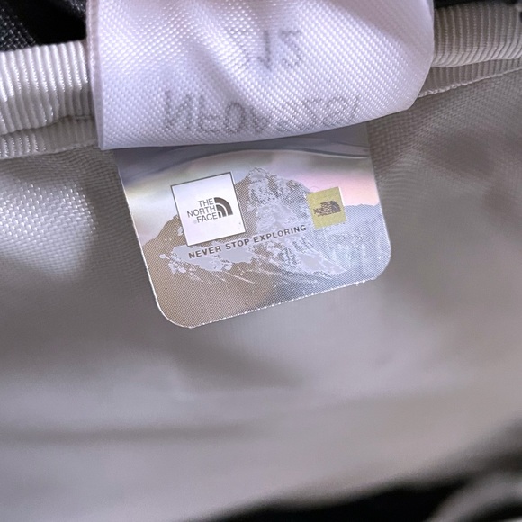 The North Face Women’s Borealis 27 Liter Backpack - Picture 9 of 9